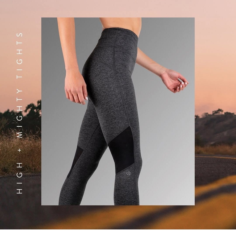STUNNING RUN IN RABBIT HIGH AND MIGHTY LEGGINGS